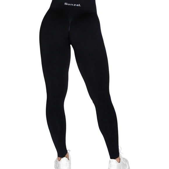 Sunzel black ruched high rise leggings - Picture 2 of 3